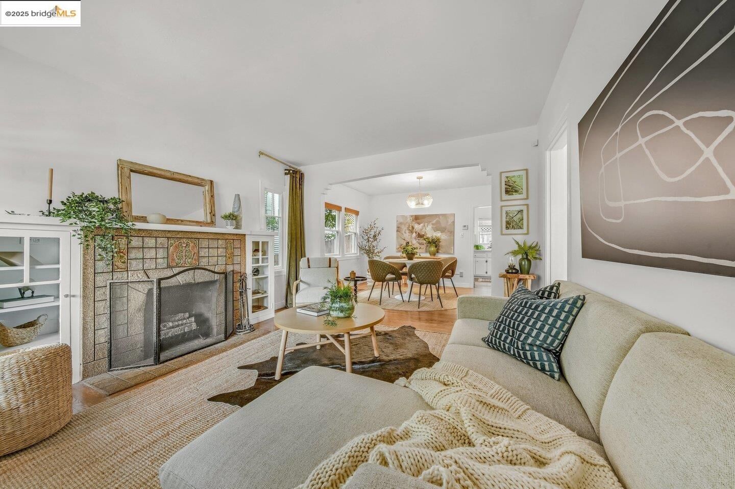 Property Photo: 5925 Outlook Ave CA 94605