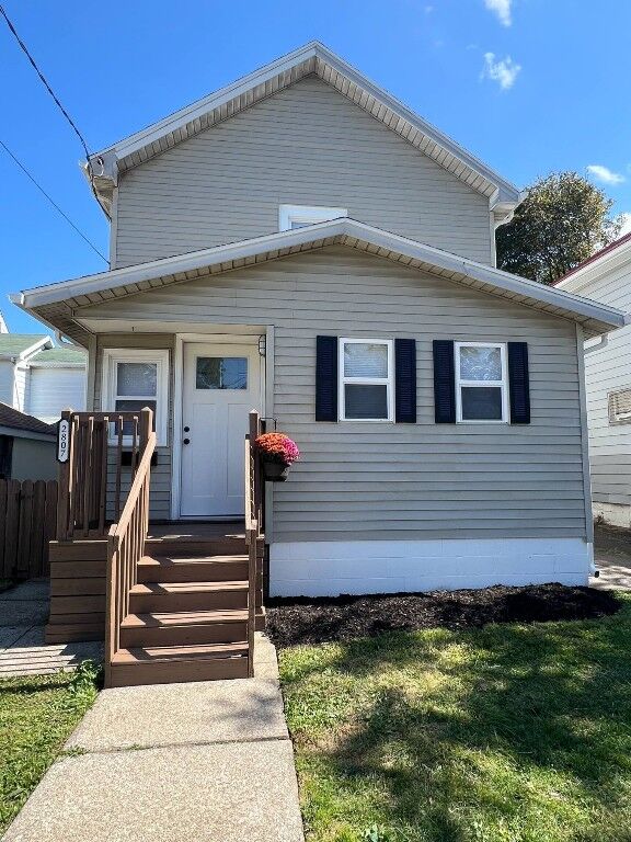 2807 East Avenue  Erie PA 16504 photo