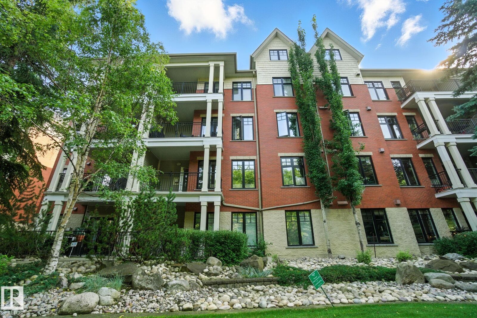 Property Photo: 9819 96A Street NW 305 AB T6A 4A2