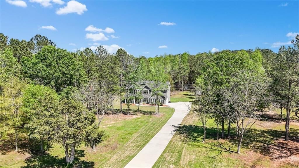 Property Photo: 719 Fairview Road GA 30205