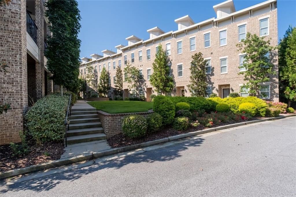 Property Photo:  353 Brownstones Circle NE  GA 30312 