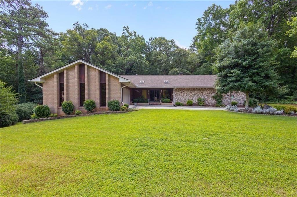 Property Photo: 5507 Christi Drive GA 30135