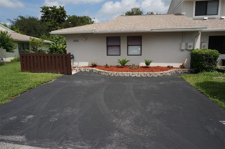 5325 Jog Ln  Delray Beach FL 33484 photo