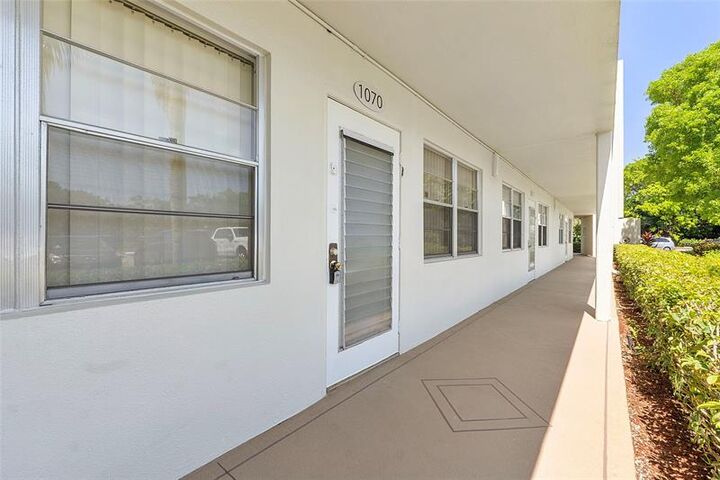 Property Photo:  1070 Ventnor P 1070  FL 33442 