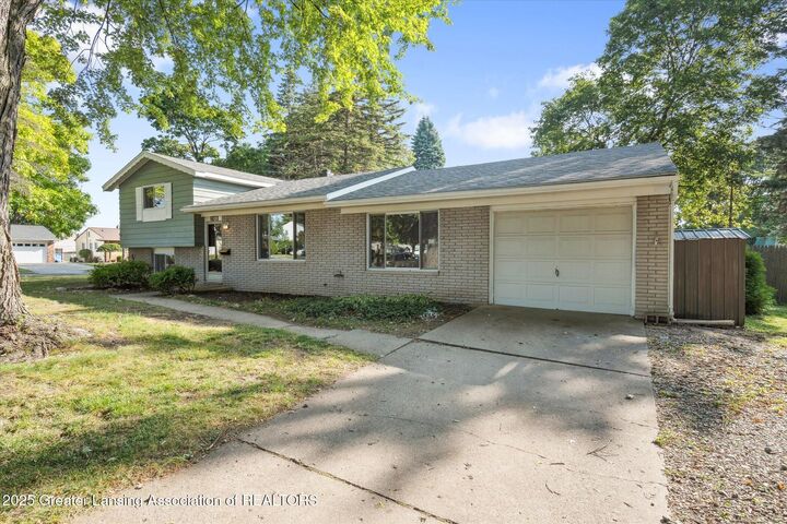 Property Photo:  2320 Vassar Drive  MI 48912 