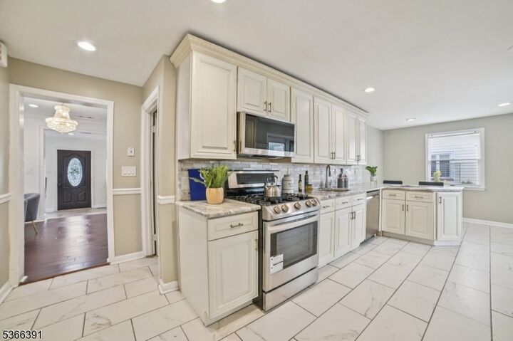 Property Photo:  980 Moessner Ave  NJ 07083 