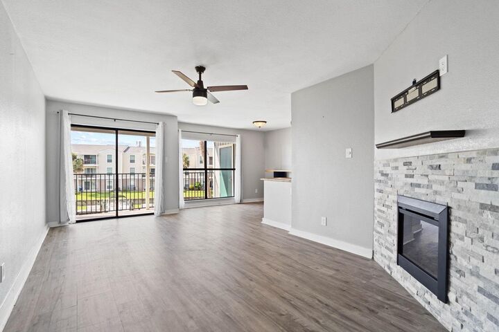 Property Photo: 4011 Nasa Rd 1 506 TX 77586