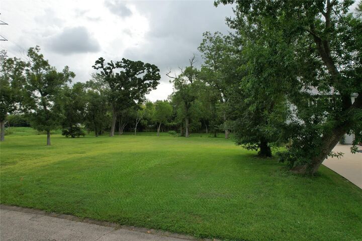 Property Photo: 10505 Willowgrove Drive TX 77035