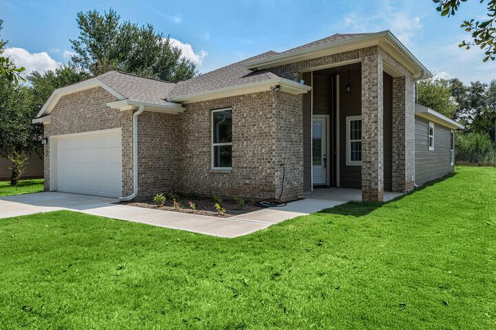 702 Azalea Street  Waller TX 77484 photo