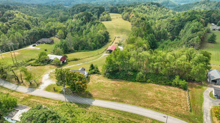 Property Photo: 242 Lodge Hall Road KY 40447