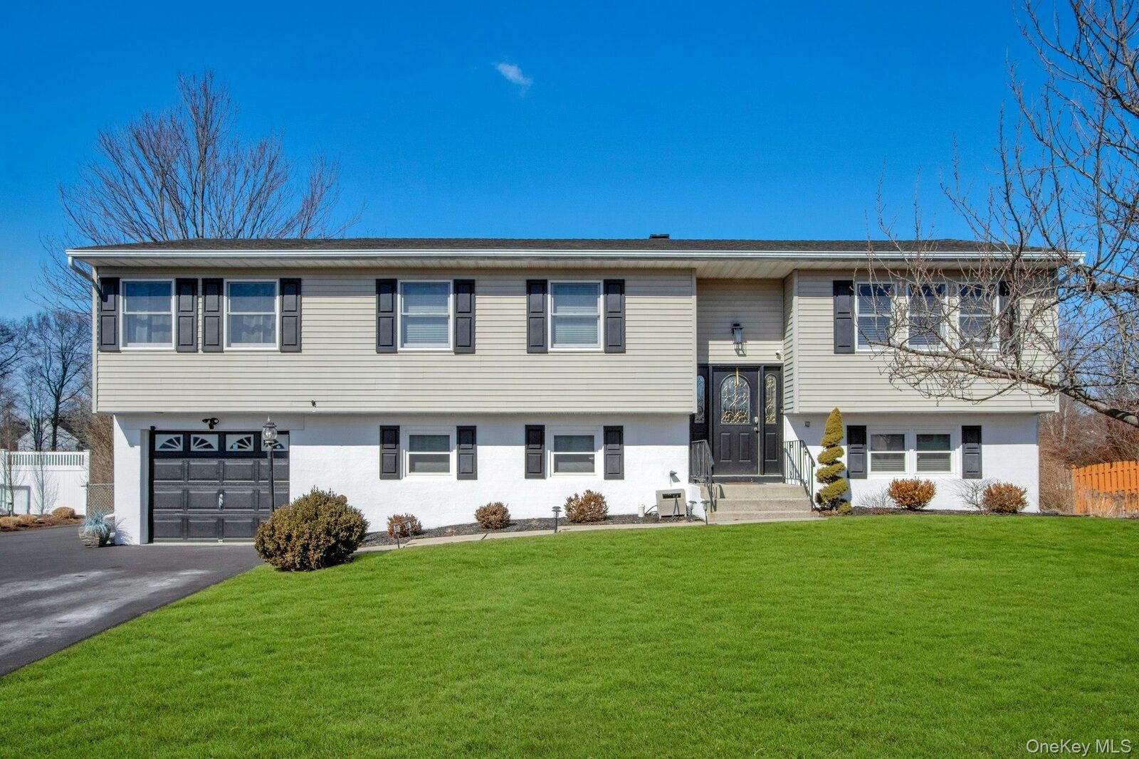 Property Photo:  27 Lincoln Drive  NY 10992 