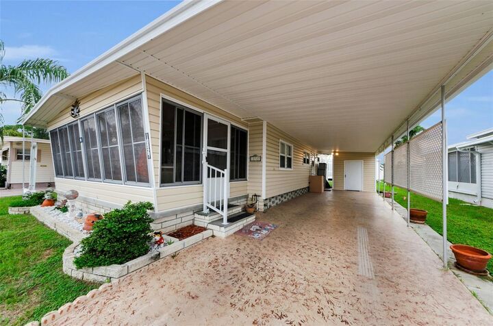 Property Photo:  10527 Tahitian Lane 111  FL 33773 