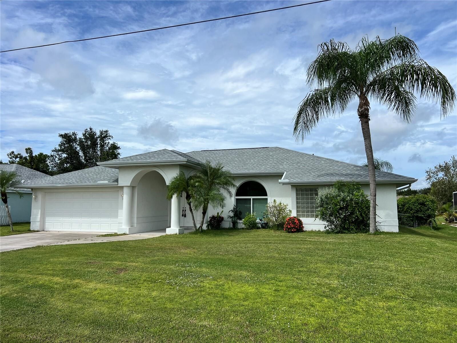 Property Photo:  223 Valdiva Street  FL 33983 