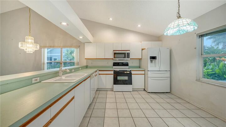 Property Photo: 6016 Bonaventure Place FL 34243
