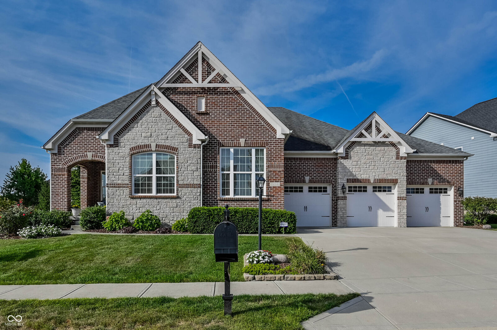 Property Photo: 2694 E High Grove Circle IN 46077
