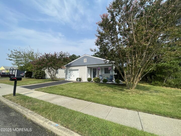 4 Portsmouth Drive  Toms River NJ 08757 photo