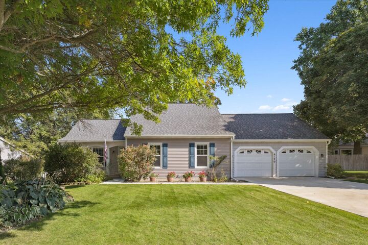 Property Photo:  6170 Baywood Drive  MI 49024 