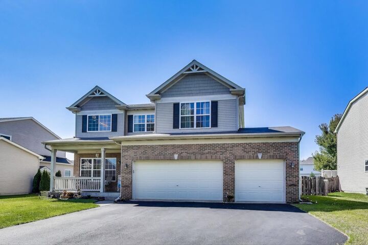 Property Photo:  3263 Pinewood Drive  IL 60560 