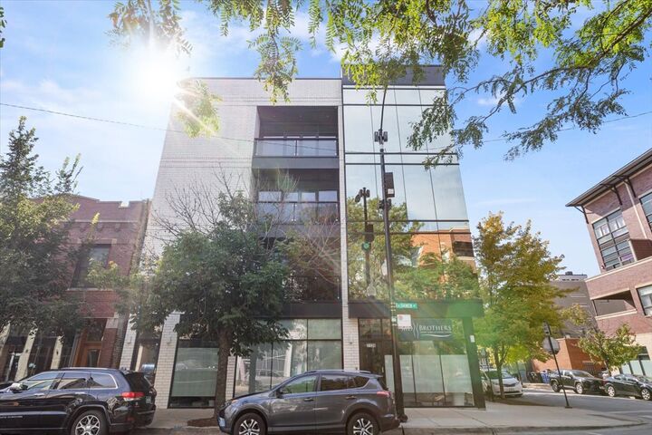 2138 N Damen Avenue 2  Chicago IL 60647 photo