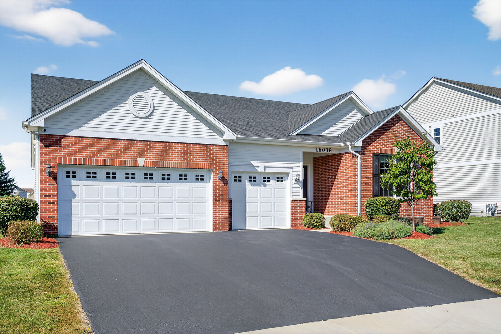 Property Photo:  16038 S Selfridge Circle  IL 60586 