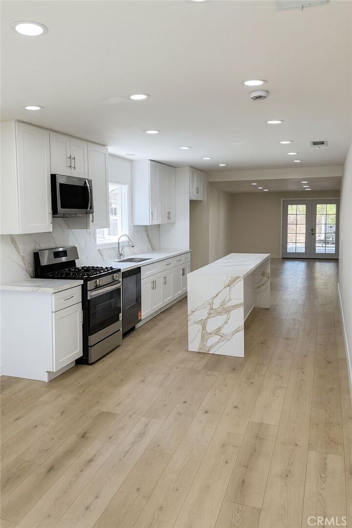 Property Photo:  11753 Blythe Street  CA 91605 