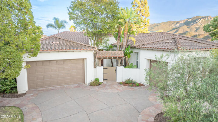 Property Photo:  1022 Via Baron  CA 91320 