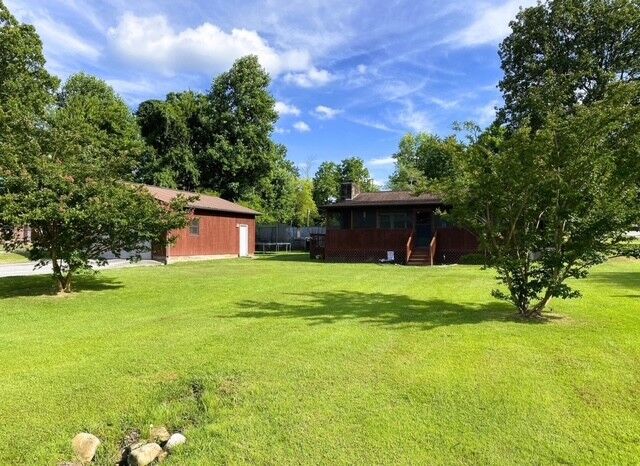 Property Photo:  115 1st St  TN 37356 