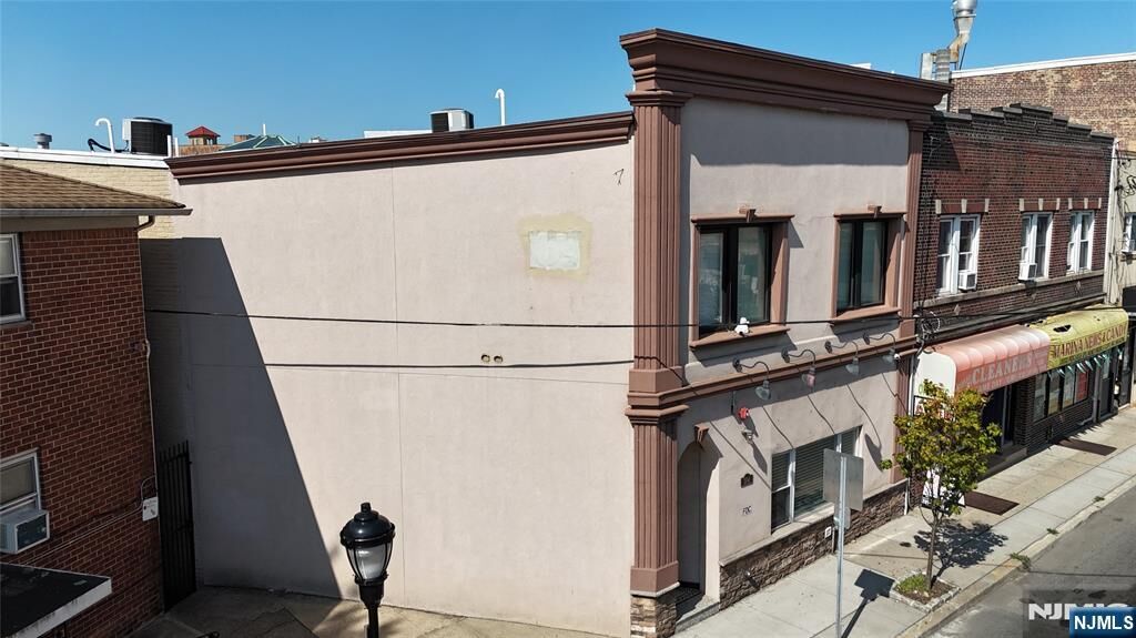 Property Photo:  384 Fairview Avenue 3  NJ 07022 