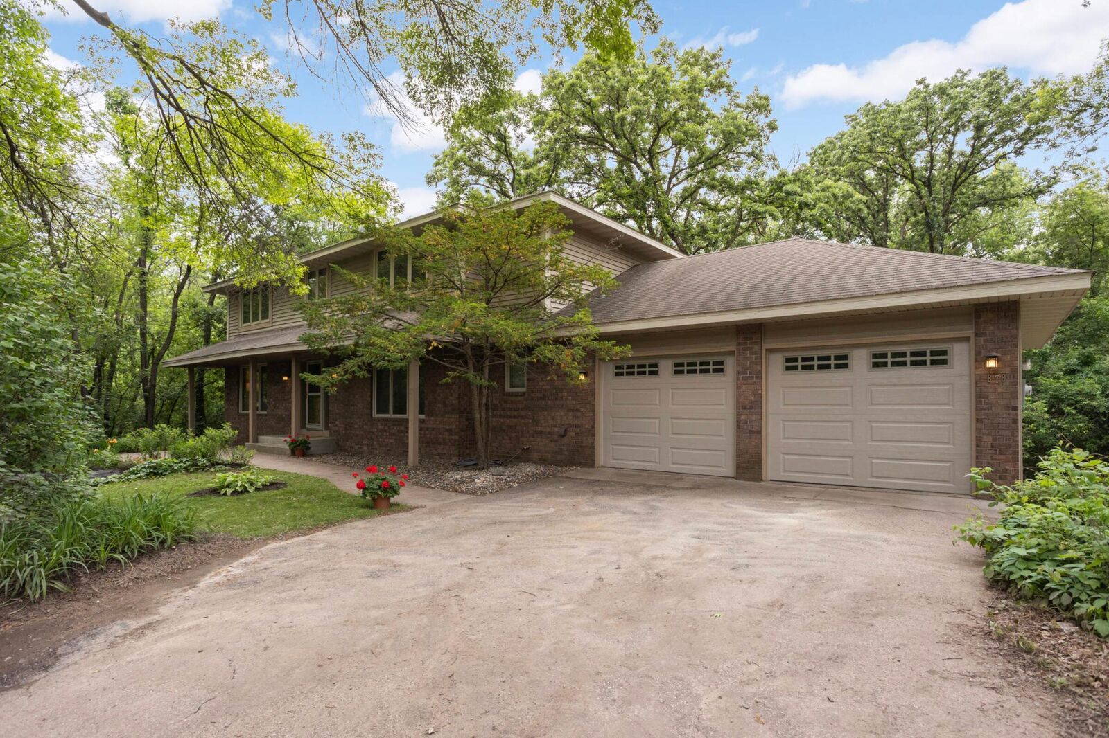 Property Photo:  878 Lakewood Hills Road S  MN 55123 