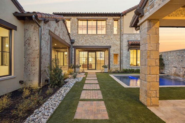 Property Photo: 12 Cardona TX 76262