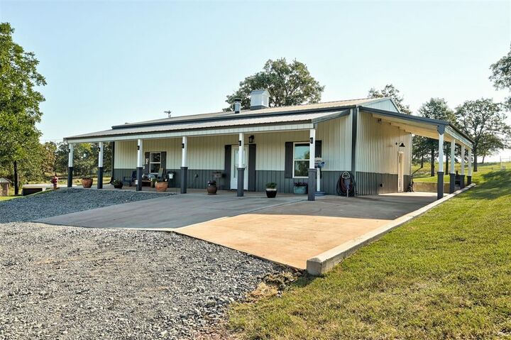Property Photo: 330730 E 860 Road OK 74881