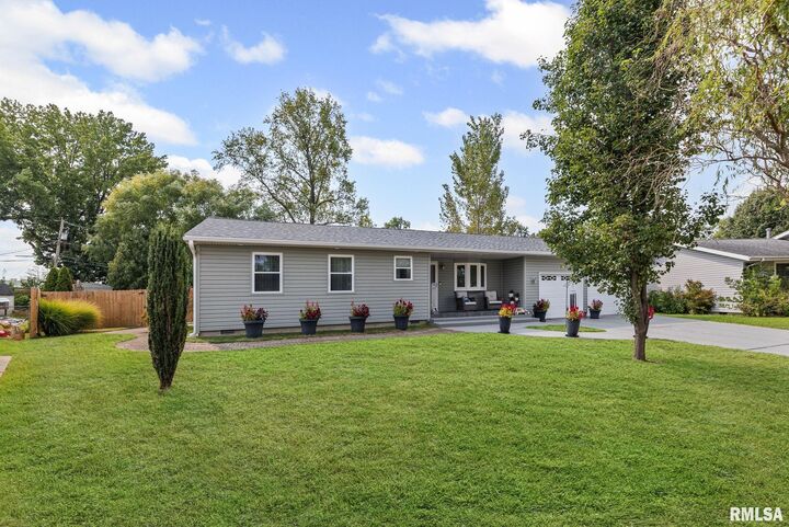 Property Photo: 521 Marquis Avenue IL 62801