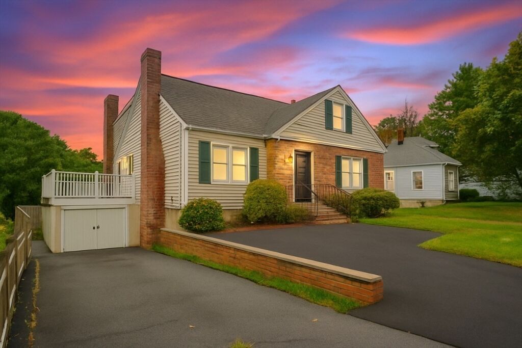 Property Photo: 104 Menlo Ave MA 01905