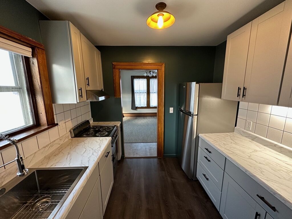 Property Photo: 200 East Main St C MA 01247