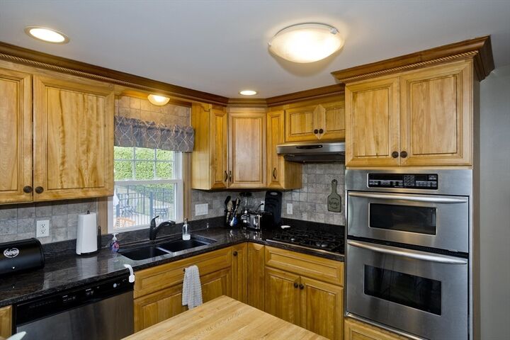 Property Photo:  39 Bonnie Brae Dr  MA 01089 