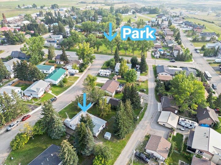 Photo de la propriété:  216 Royalties Crescent  AB T0L 1H0 