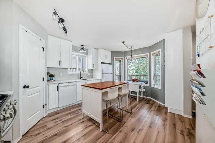 Property Photo:  985 Wilson Way  AB T1W 2Y9 