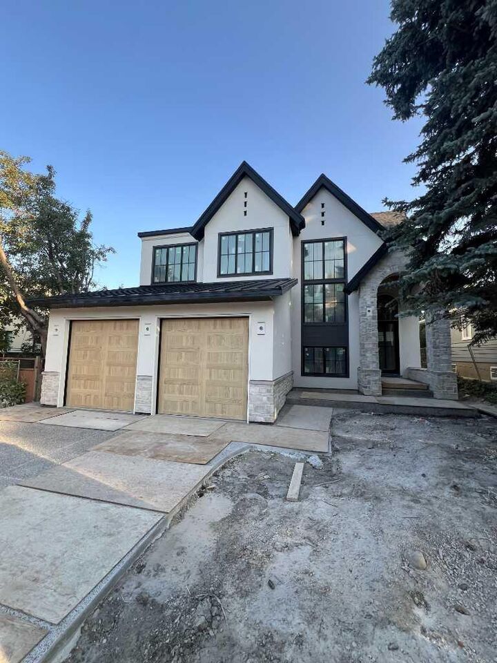 Property Photo:  518 33 Avenue SW  AB T2S 0S2 