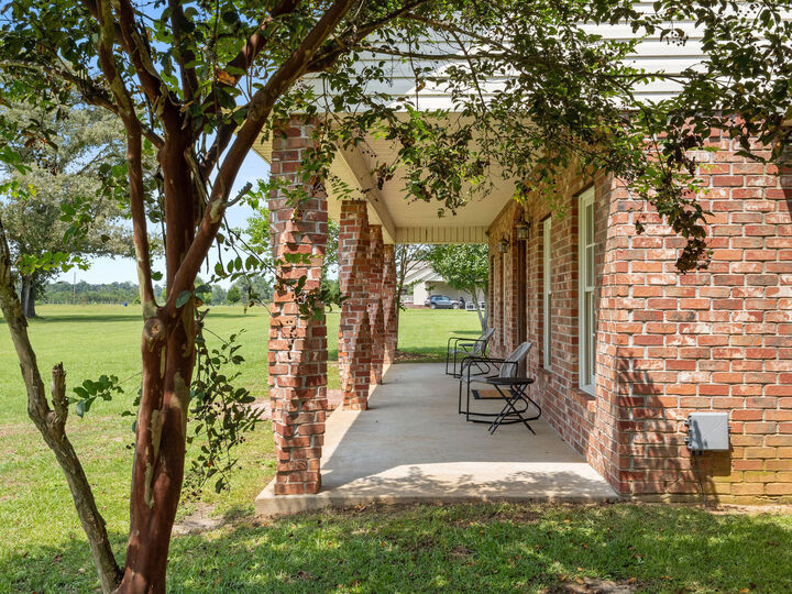 Property Photo:  16229 La-111  LA 70639 