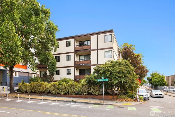 Property Photo:  2100 N 106th Street 402  WA 98133
