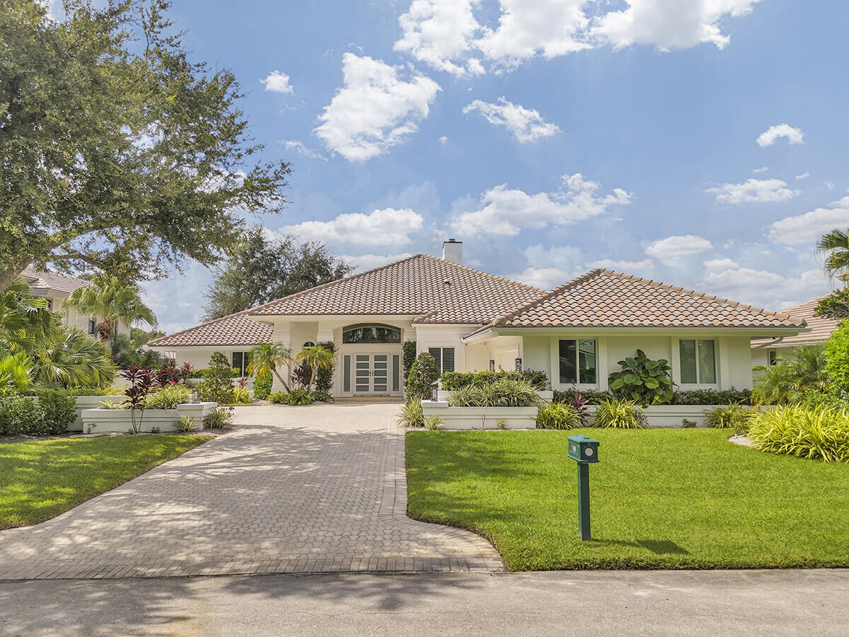 Property Photo:  19 Sheldrake Lane  FL 33418 