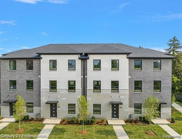 Property Photo:  2878 Summers Place  MI 48084 