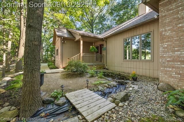 Property Photo:  3650 Lakeview Drive  MI 48462 