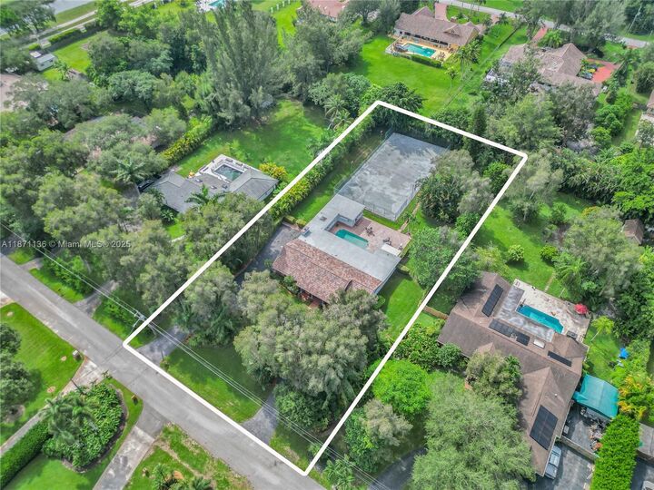 Property Photo:  11300 Shady Lane  FL 33325 