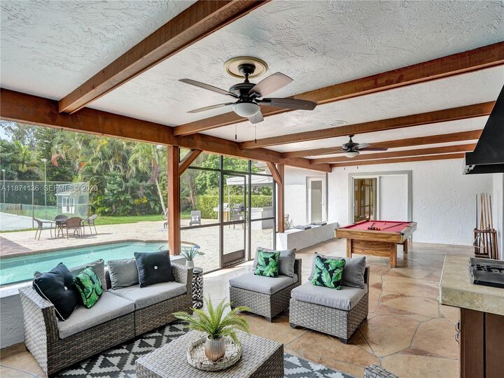 Property Photo:  11300 Shady Lane  FL 33325 