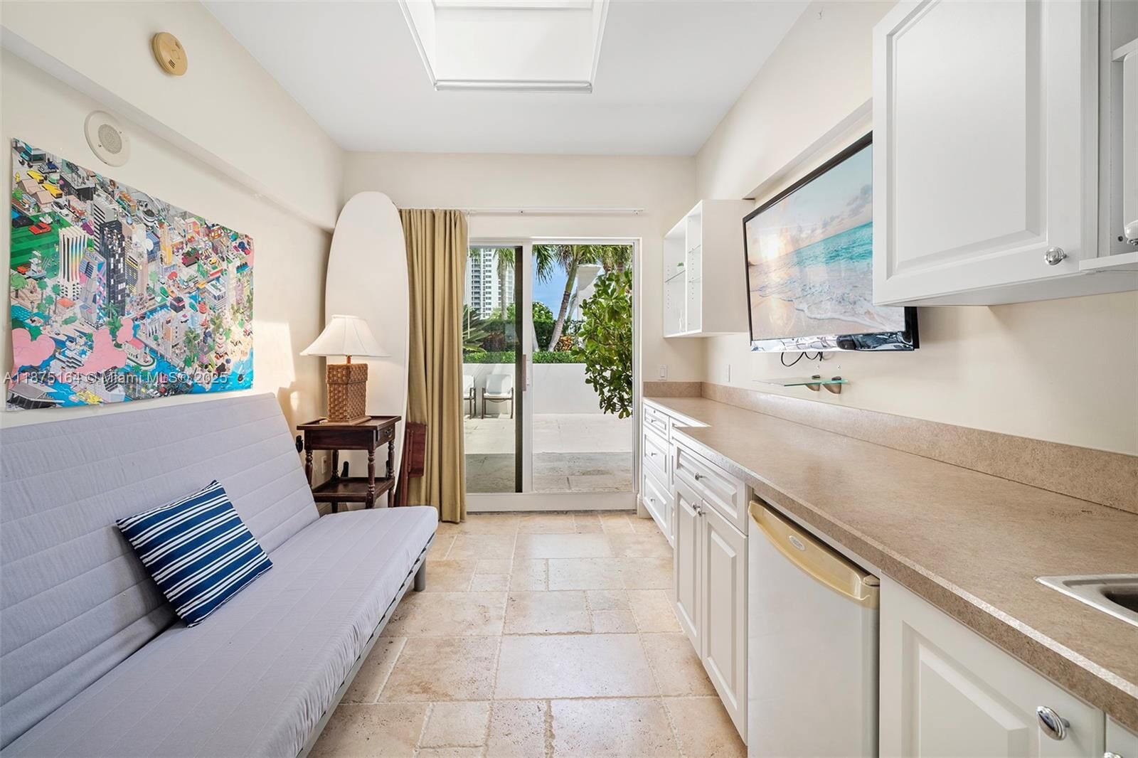 Property Photo:  4775 Collins Ave Ca-A14  FL 33140 