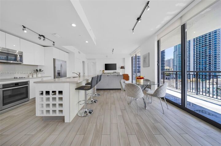 Property Photo: 999 SW 1st Ave 1903 FL 33130