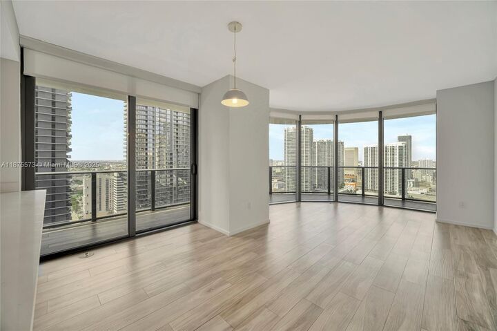 Property Photo:  801 S Miami Ave 2909  FL 33130 