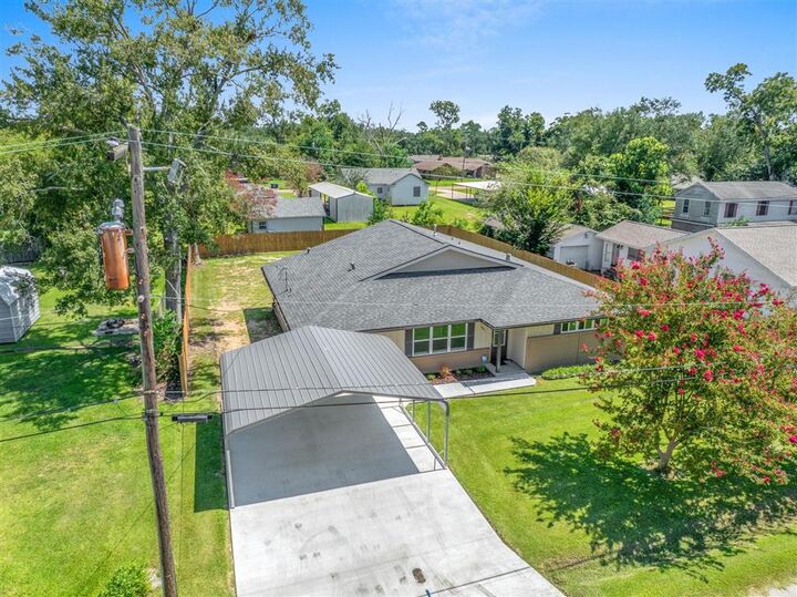 Property Photo: 1406 Carol Street LA 70663