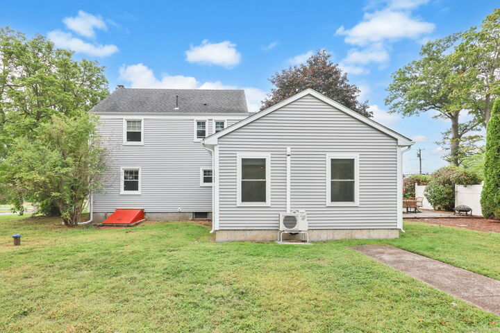 Property Photo:  182 Batterson Park Road  CT 06032 
